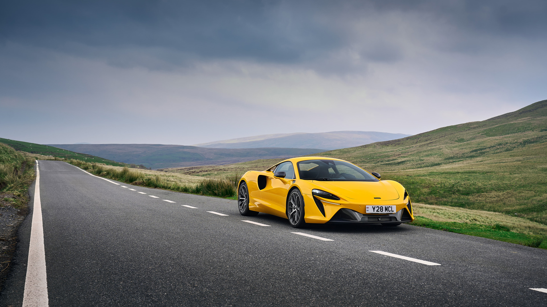 McLaren Artura crowned 'Britain's Best Driver's Car' by Autocar magazine